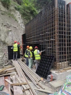 快速拼装精准高效：新型建筑模板的独特优势(图2)